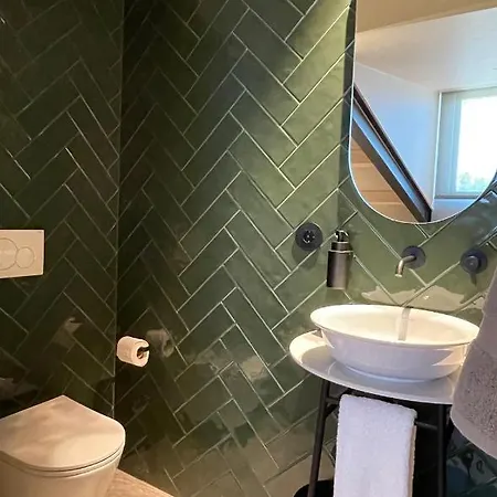 Sutrooms Hotell *