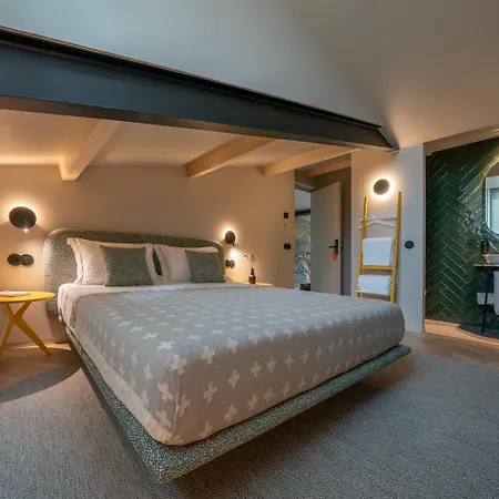 Sutrooms Hotel *